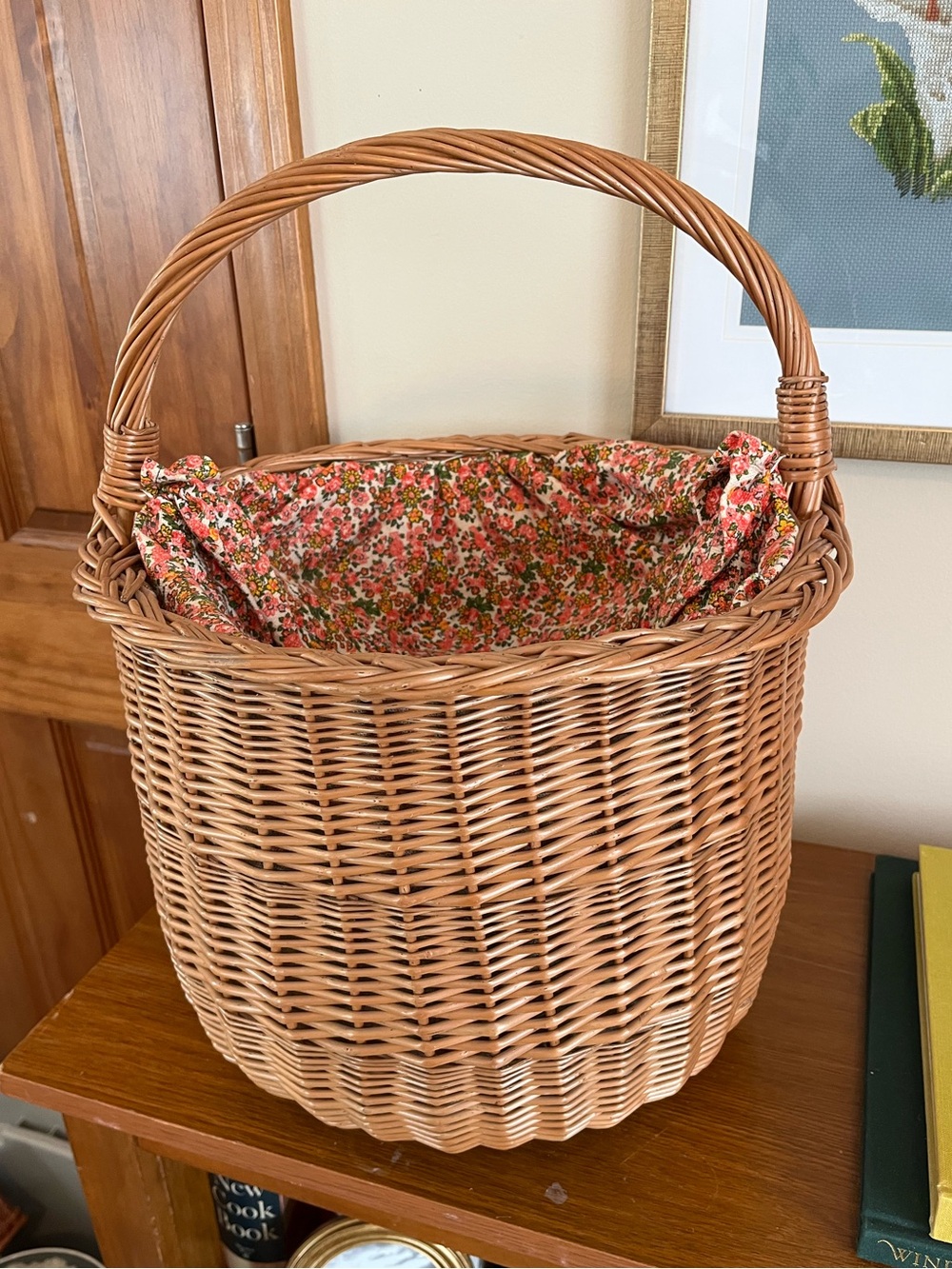 Wicker Picnic Basket with Floral Liner - Natural and Pink